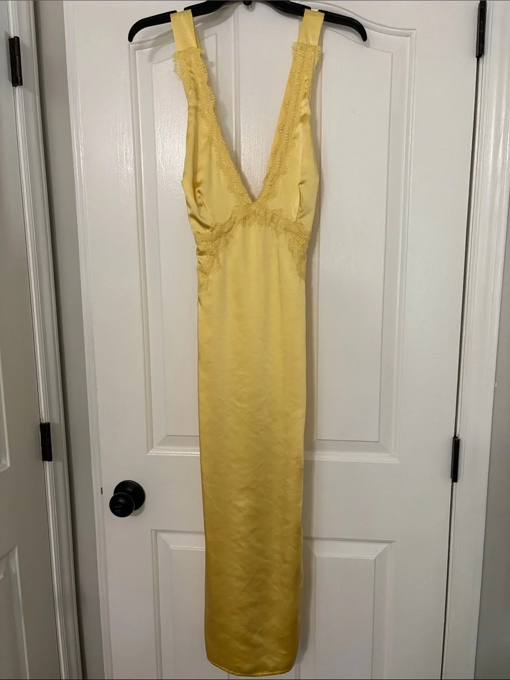 Yellow satin midi dress - Picture 3 of 5